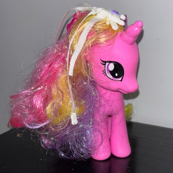 My Little Pony G4 Cadence 2010 4” figure with tinsel hair and 2 hair clips - Picture 2 of 5